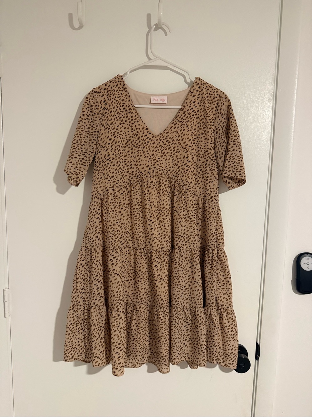 Pink Lily Leopard Print Tiered Mini Dress V Neck Puff Sleeve Small